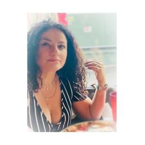 Meet your Posher, Stefania